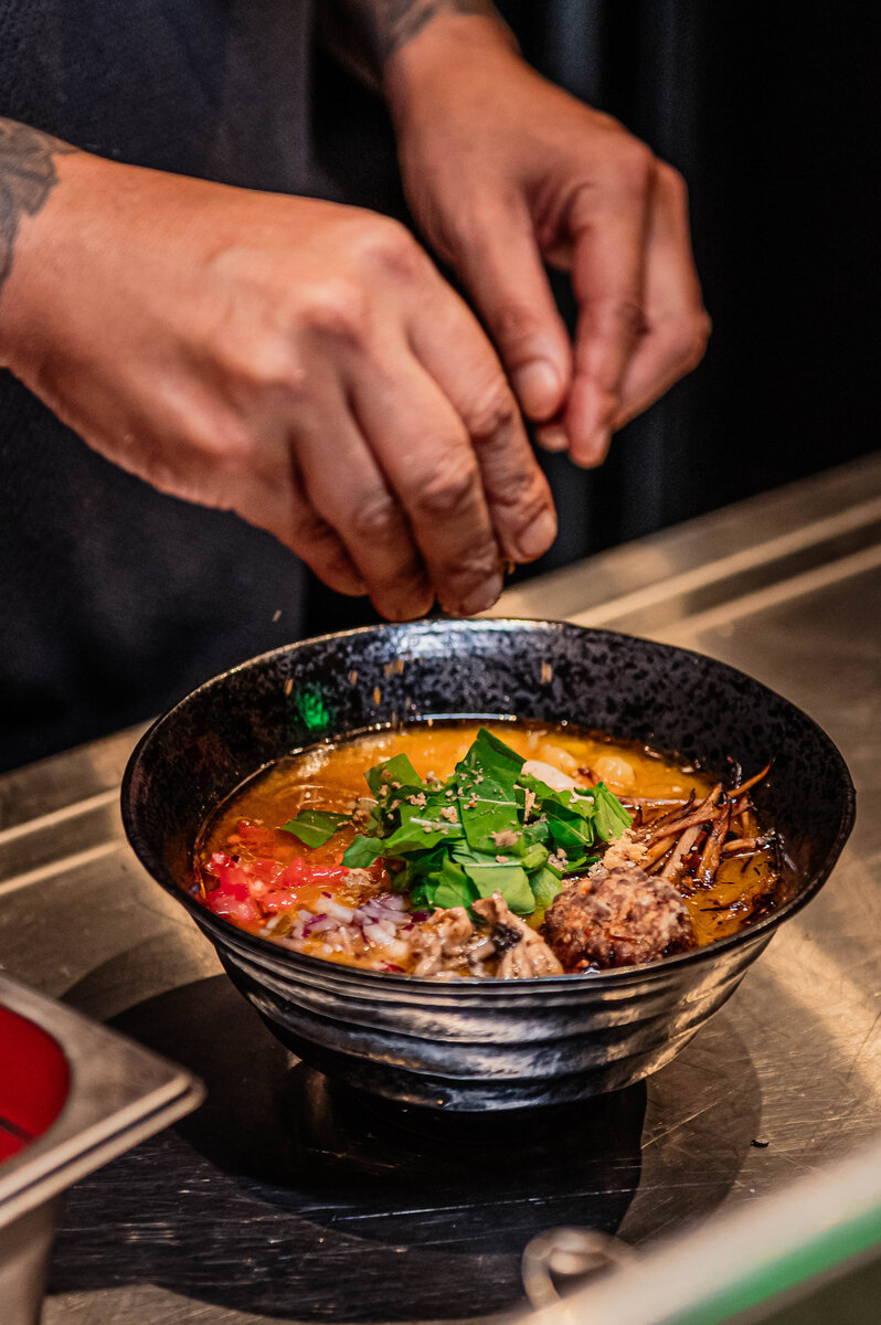 O ramen que um chef japonês criou só para um restaurante no Rio