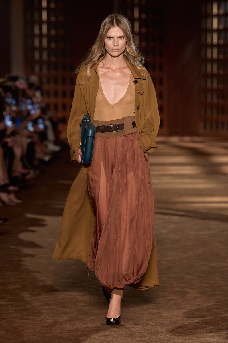 Ferragamo revisita os anos 1940 e a liberdade das mulheres na coleção Primavera-Verão 2027