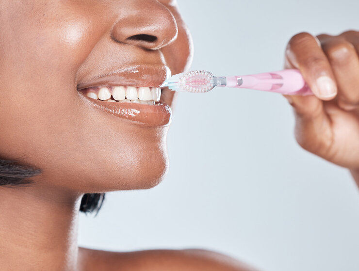 Ano novo, sorriso saudável: guia prático com 3 dicas para cuidar da saúde bucal