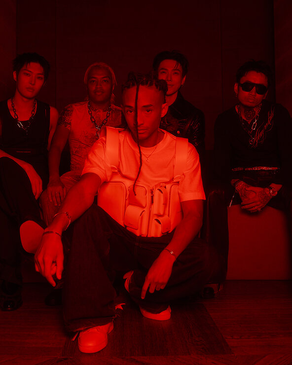 Jaden Smith levou o vermelho Louboutin para as ruínas de um reino imaginário