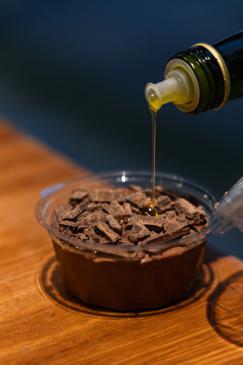 Mousse duo de chocolate com o toque que ninguém espera no final
