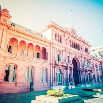 Escândalo com desvio de vacinas derruba ministro na Argentina