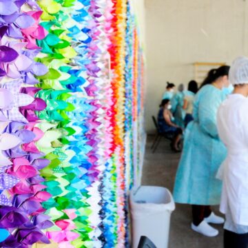 Mural em homenagem às vítimas da covid-19 é inaugurado em Brasília