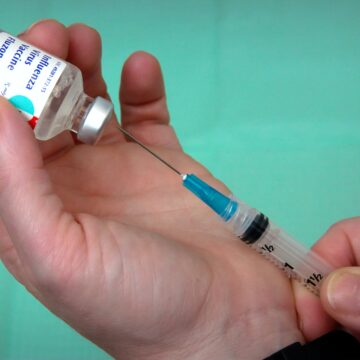 DF lança campanha ‘Não importa a marca, o importante é vacinar’