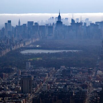 kurt-cotoaga-js3p00yTtoU-unsplash Nova York planeja vacinar turistas contra a covid-19