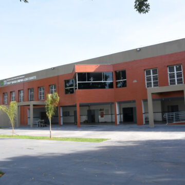 Cuiabá entrega reforma geral da primeira Escola Cívico Militar da rede pública municipal