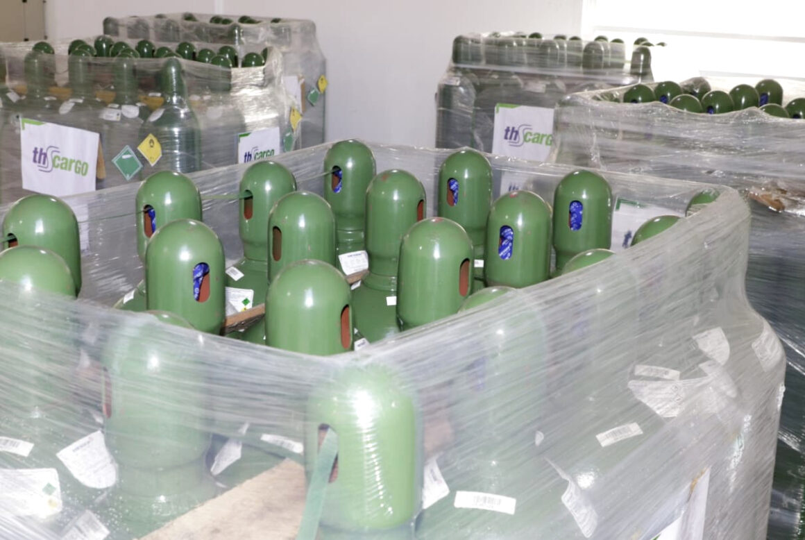 Petrobras doa cilindros de oxigênio à Rede Estadual de Saúde de Sergipe