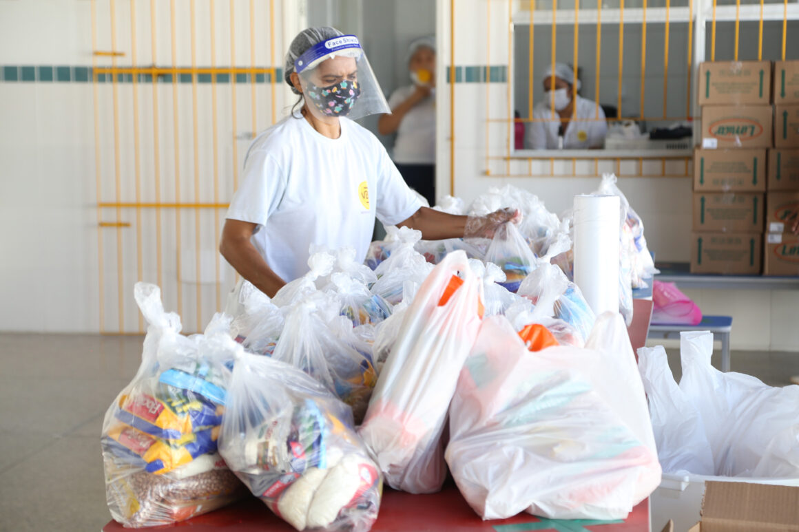 Aracaju inicia nova etapa de distribuição dos kits de alimentação escolar
