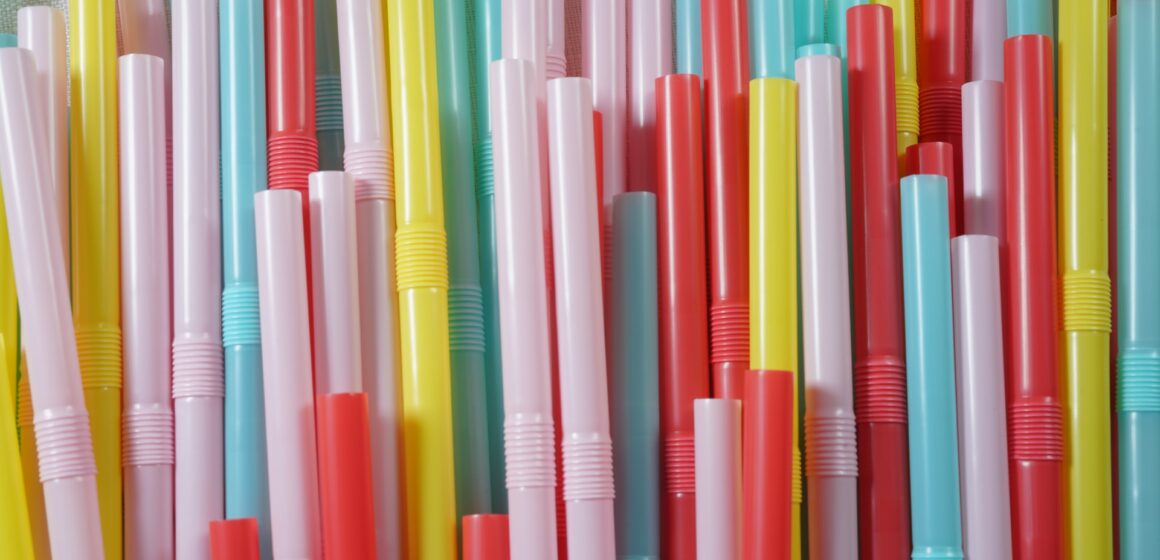 Alemanha proíbe definitivamente a venda de plásticos descartáveis