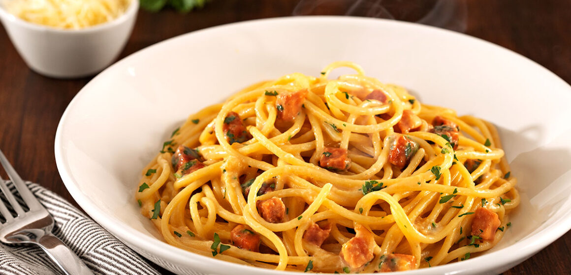 25 de outubro é o Dia Mundial do Macarrão: que tal um Spaghetti Carbonara?