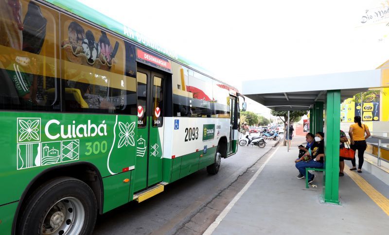 2e618cbfba40aeffbd84b92bc96c90ae Cuiabá implantou mais de 500 novos abrigos de ônibus em 2021