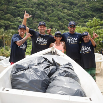 Pesca inusitada: em iniciativa com pescadores resgata 5 toneladas de plástico do mar