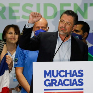 Costa Rica elege novo presidente sob o desafio da crise econômica