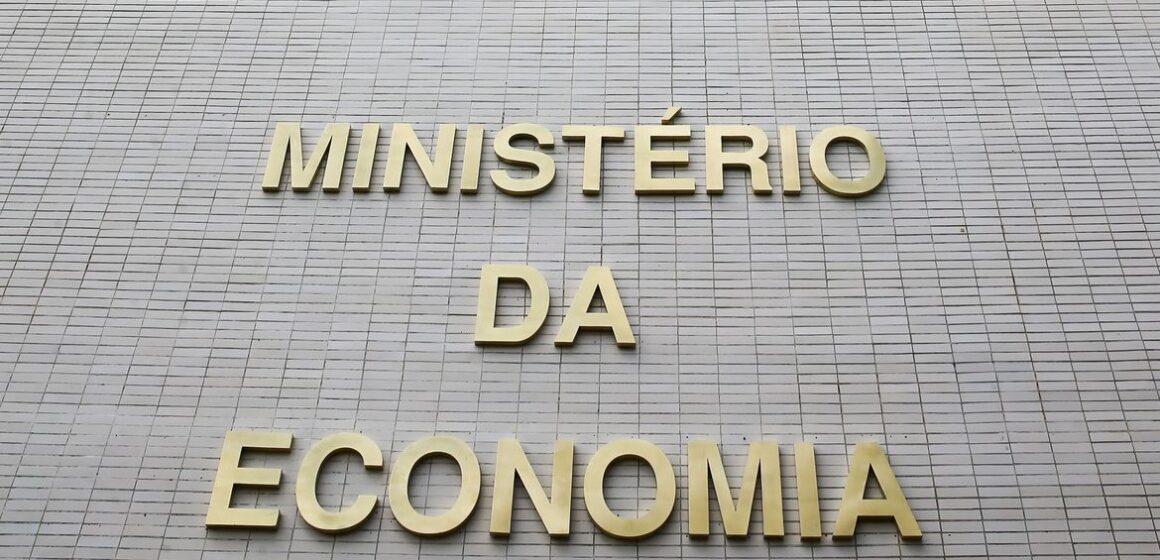 Governo amplia redução do IPI para 35% a partir de maio