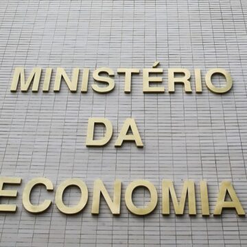 Fachada do Ministério da economia Governo amplia redução do IPI para 35% a partir de maio