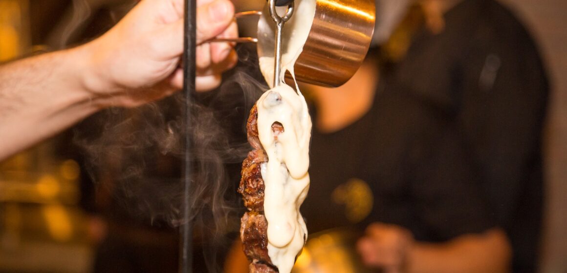 Espetada-Leiteria-639-Crédito-Lenara-Petenuzzo-1 Pubs, restaurantes, lançamentos e outras novidades em Porto Alegre. Confira!