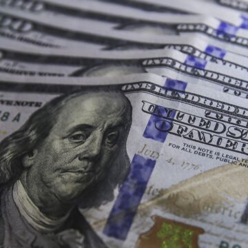 Dólar Dólar cai para R$ 5,09 e fecha no menor valor em duas semanas