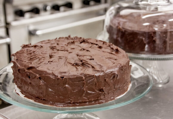 Siga essa receita para provar um inesquecível bolo de chocolate