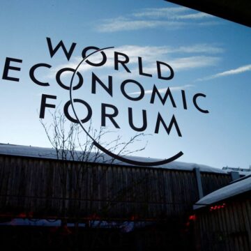 Ativistas climáticos protestam em Davos contra presença petroleiras no evento