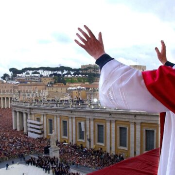 Autoridades políticas e católicas lamentam morte de Bento XVI