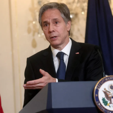 Secretário de Estado dos EUA se encontra com diplomata chinês após crise de OVNIs