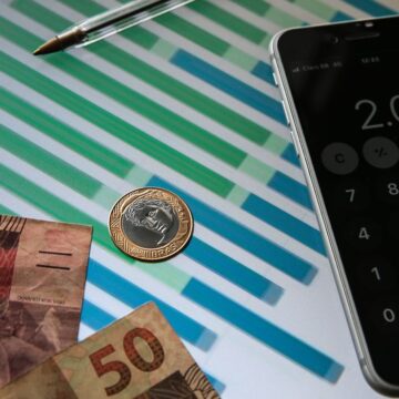 Governo revisa previsão de crescimento do PIB para 1,9% em 2023
