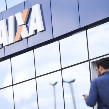 Caixa suspende cobrança de Pix para pessoa jurídica
