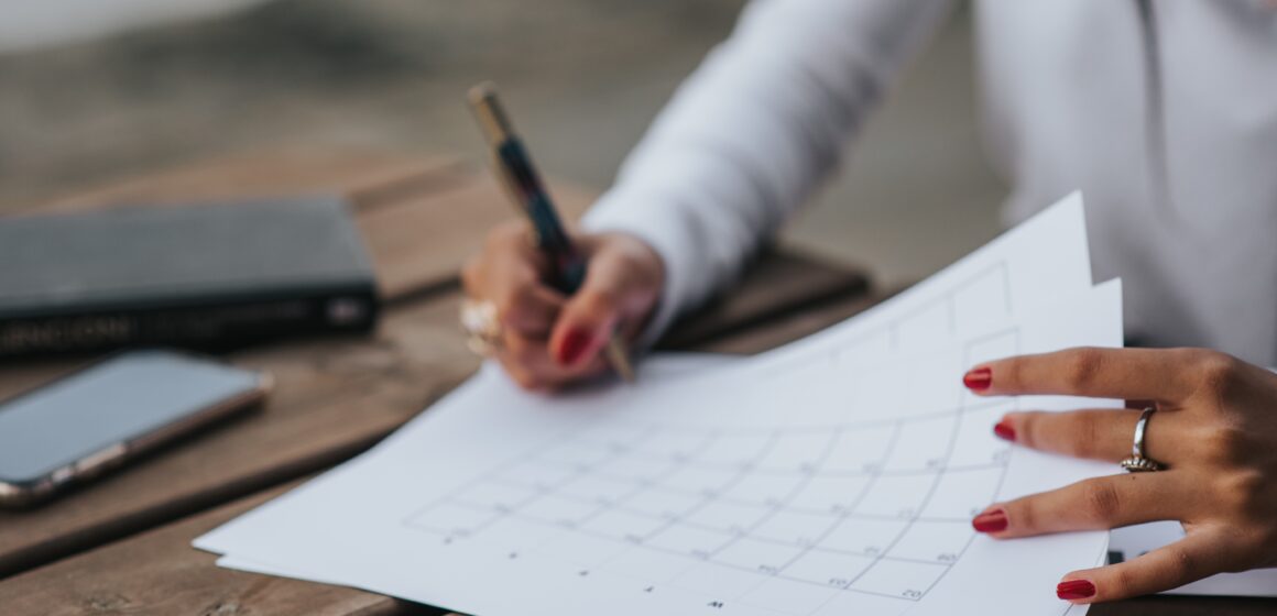 Os impactos de trabalhar quatro dias na semana. Será que o Brasil está preparado?