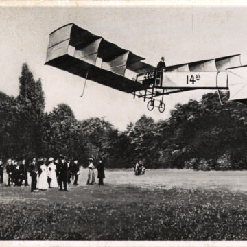 Santos_Dumont_voa_em_seu_14-bis_-_Campo_de_Bagatelle_-_1-13792-0000-0000_Acervo_do_Museu_Paulista_da_USP RJ: Museu Aeroespacial tem programação especial