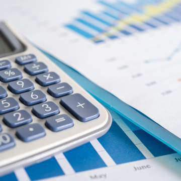 Mercado financeiro revisa para baixo projeção de inflação e mantém expectativas para Selic, câmbio e PIB