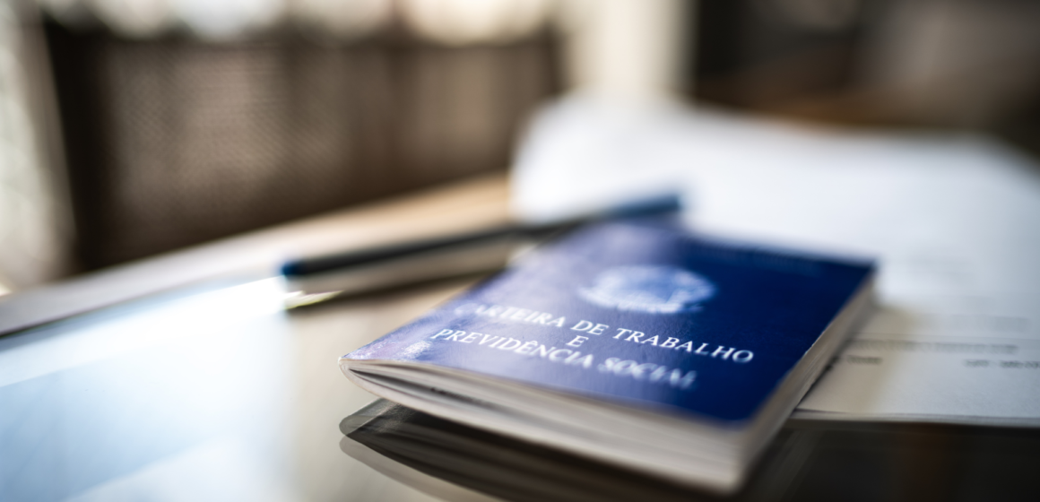 Taxa de desemprego no Brasil em 2023 atinge mínima desde 2014