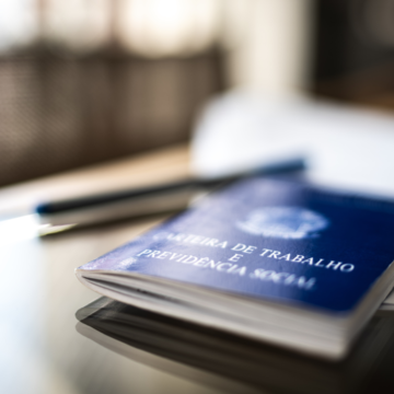 Taxa de desemprego no Brasil em 2023 atinge mínima desde 2014