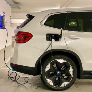 Híbridos e elétricos: rumo à sustentabilidade automotiva