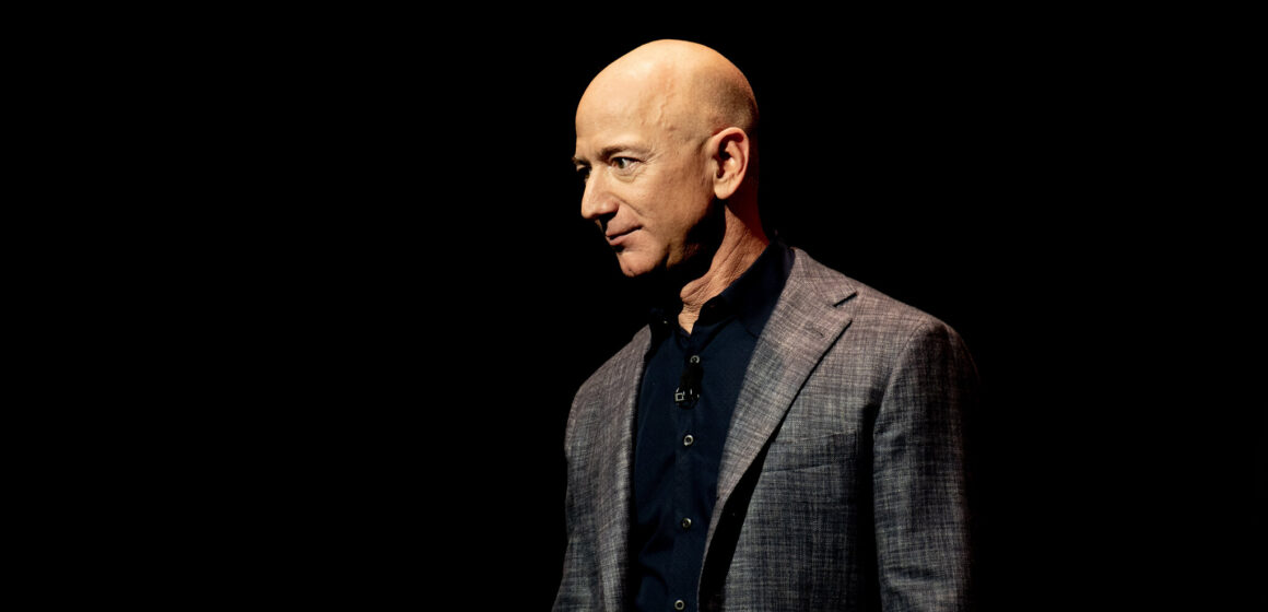 Jeff Bezos leva mais seis ao espaço após pausa de quase dois anos