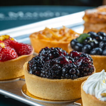 Les Deux Magots, tradicional café de Paris, traz mais de um século de história a São Paulo