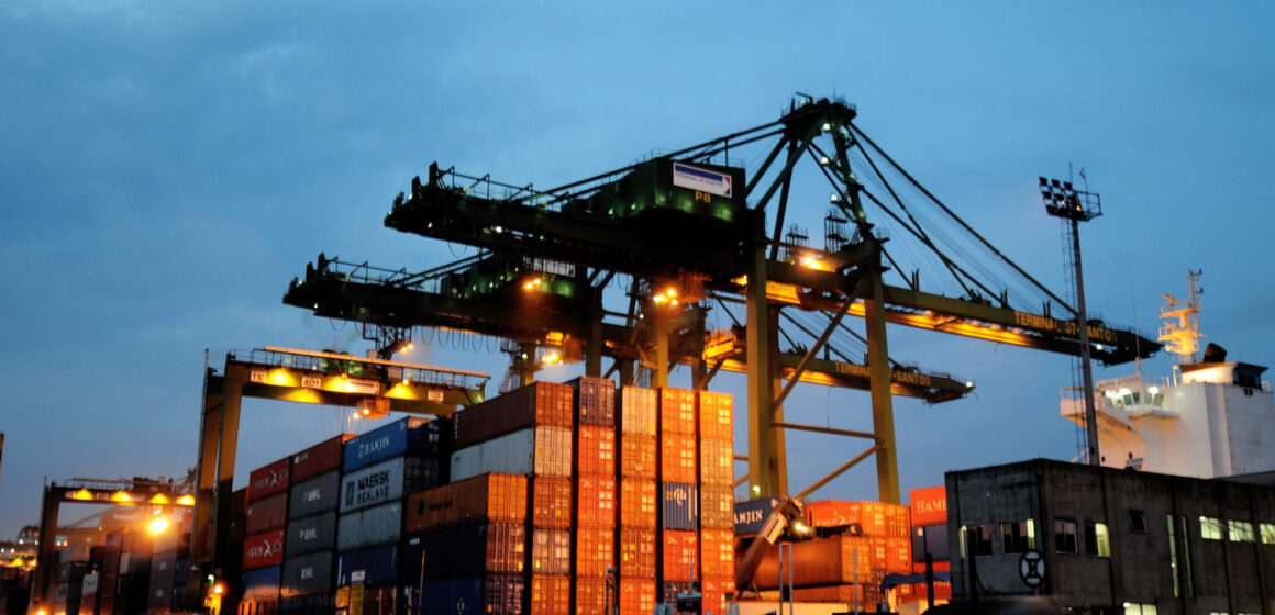 Reconstrução pós-enchentes impulsiona previsão de crescimento do Brasil, diz FMI