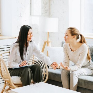 Terapia-1024x683-1 5 maneiras de a terapia ajudar mulheres a lidar com a sobrecarga