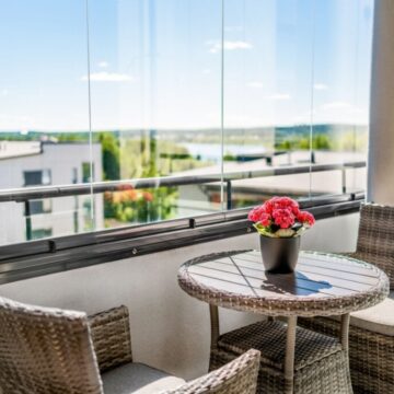 varandacomvidro-1024x683-1 4 dicas para personalizar varandas e sacadas