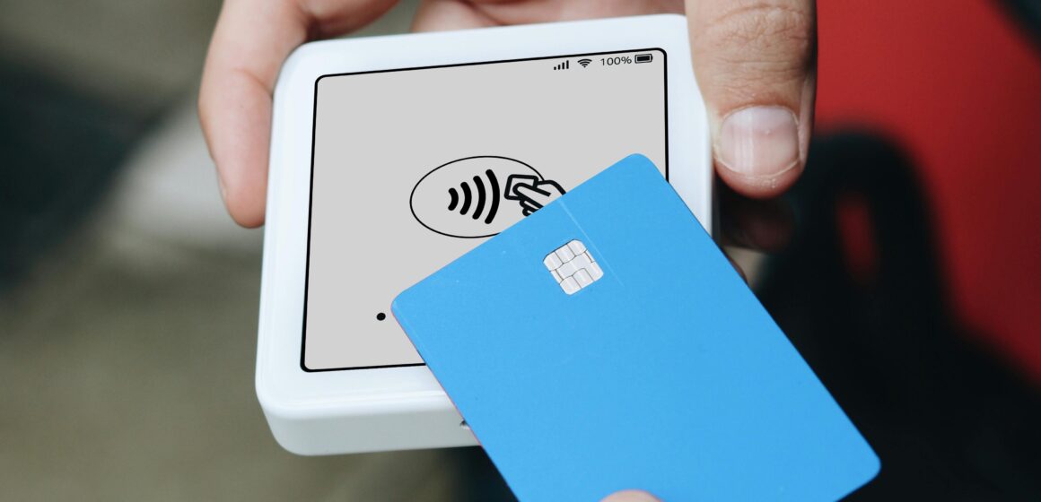 Compras com Pix: 5 dicas de como economizar e fugir de golpes nas datas comemorativas