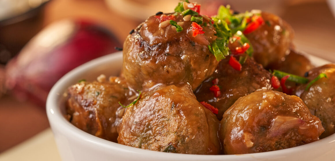 Bolinhos-de-cascas-de-legumes-com-molho-oriental-Qualy-Social-5000px- Receita de bolinhos de cascas de legumes com molho oriental