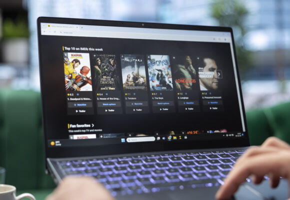 6 dicas de como o inglês pode levar a novas experiências nos streamings