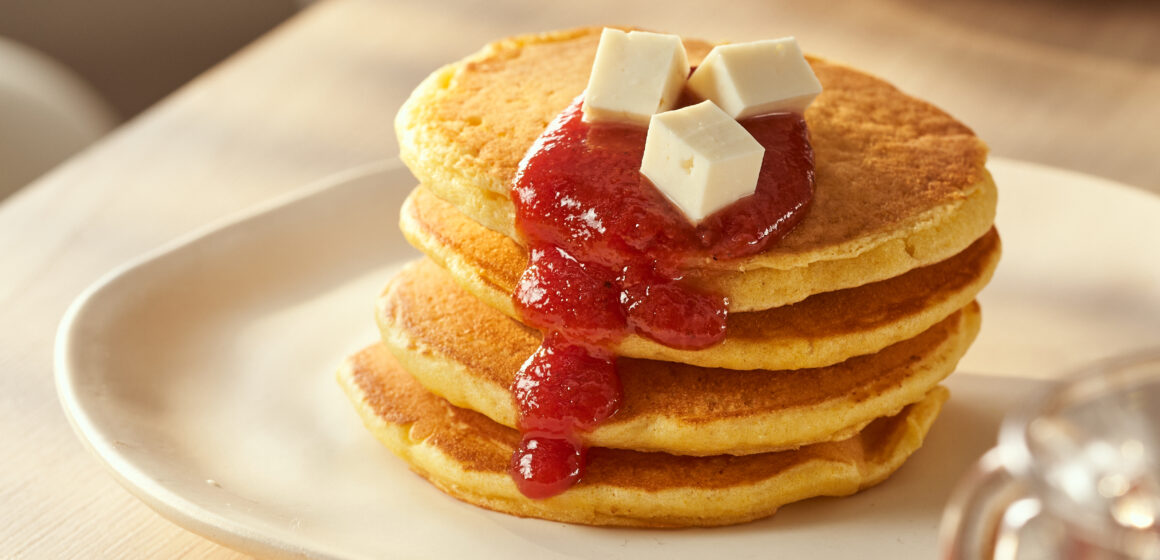 Receita de panqueca de fubá com goiabada cremosa