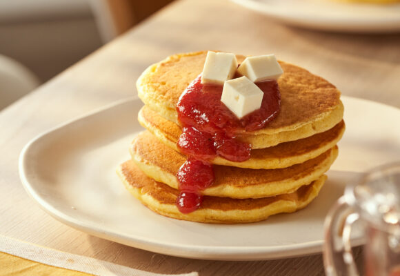 Receita de panqueca de fubá com goiabada cremosa