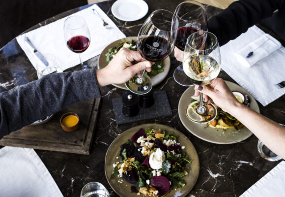 Viagens para celebrar as festas de fim de ano com estilo e sabor