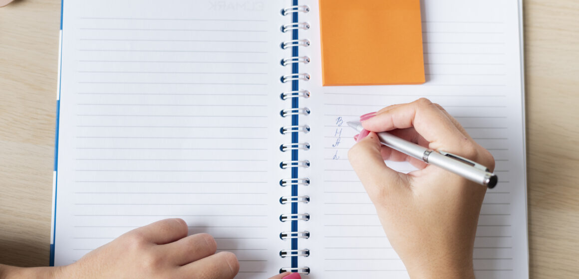 virtual-classroom-study-space Lista de Ano Novo 2026: cuidar da saúde, aprender inglês e organizar as finanças estão no topo