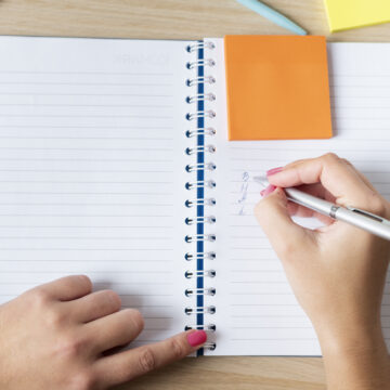 virtual-classroom-study-space Lista de Ano Novo 2026: cuidar da saúde, aprender inglês e organizar as finanças estão no topo