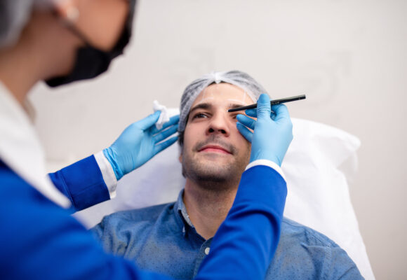 Rotina masculina: 5 cuidados de beleza indispensáveis para o verão