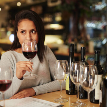 6 mitos e verdades sobre o consumo de vinho no verão