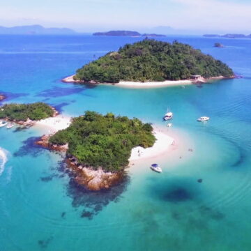 Conheça 5 destinos náuticos para aproveitar o Carnaval 2026 no Brasil sobre as águas