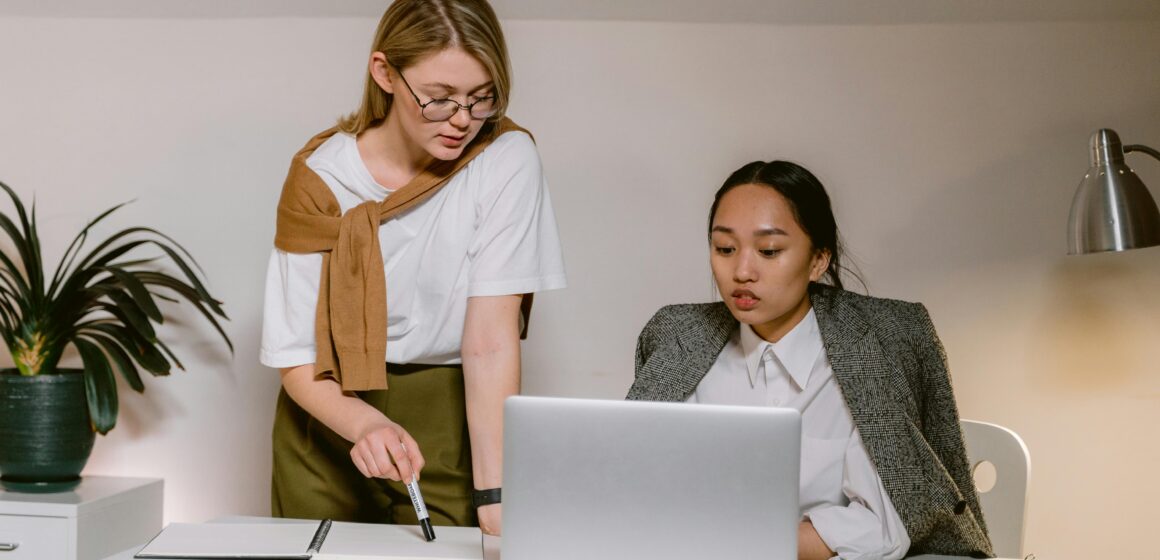 pexels-tima-miroshnichenko-6913240 Artigo: a magia da revisão semanal faz parte do caminho para o sucesso